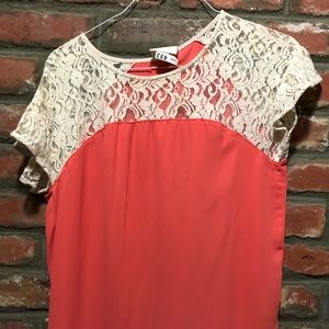 Anthropologie flowy top w short lace sleeves